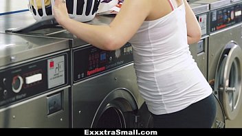 ExxxtraSmall – Petite Teen (Cali Hayes) Fucked in Laundromat